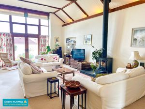 Sitting Room- click for photo gallery